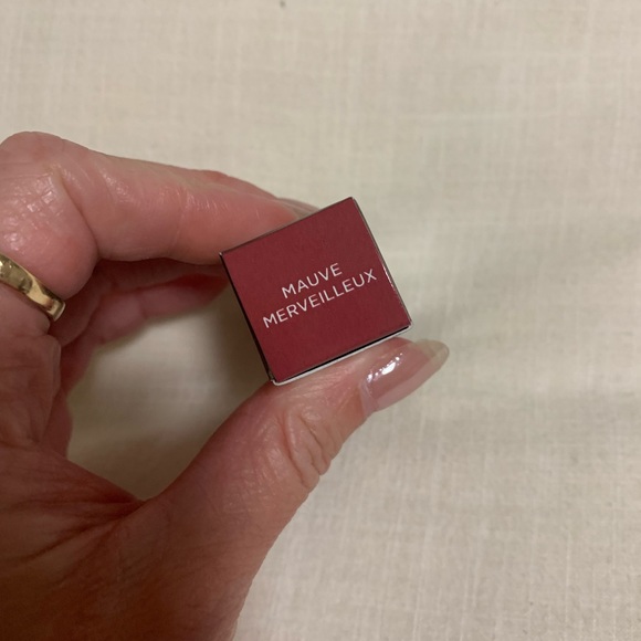 LIPSTICK - Picture 2 of 2